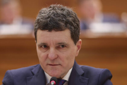 exclusiv presedintele trebuie sa forteze formarea guvernului augustin zegrean atitudinea lui nicusor dan este in afara constitutiei 6a630d477272f