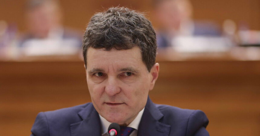 exclusiv presedintele trebuie sa forteze formarea guvernului augustin zegrean atitudinea lui nicusor dan este in afara constitutiei 6a630d477272f