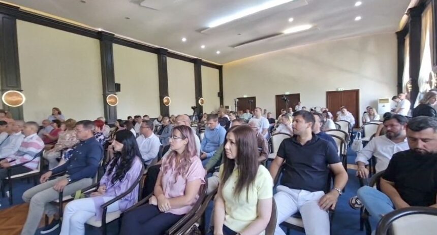 foto video sedinta la consiliul judetean constanta rectificari bugetare modificari de organigrame si trecerea cladirii acvariului la primaria constanta pe ordinea de zi 6a6859e4ad24d