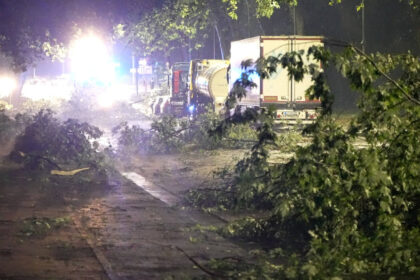furtuna care a facut ravagii in romania a provocat pagube masive si in polonia bilantul varsoviei dupa evenimentele meteo violente 6a46507d658a8