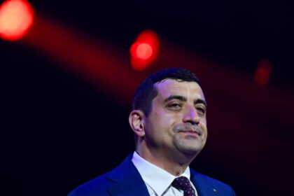haosul politic il aduce in prim plan pe sustinatorul maga in romania george simion spune ca dumnezeu e de partea sa politico 6a688cdedfdda