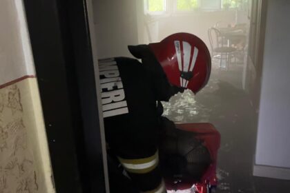 incendiu de proportii la medgidia pe strada independentei pompierii au evacuat o persoana si trei butelii 6a672f1069e5d