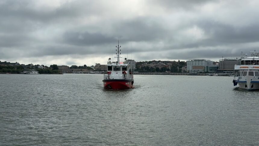 mapn a pregatit un elicopter puma naval si doua nave militare pentru interventie la incendiul de pe nava gas lisbon 6a5f2d87a9317