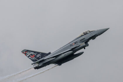 ministerul apararii si avioanele eurofighter typhoon au tras asupra dronei dar au ratat tinta 6a63667c3729d
