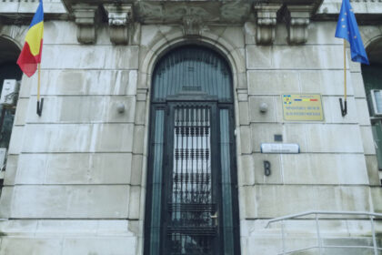 ministerul muncii va ataca decizia cab privind legea salarizarii institutia spune ca hotararea a fost luata fara sa fie citata 6a5fcd731949d