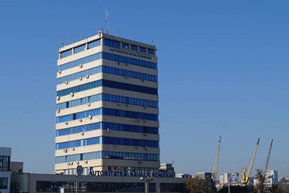 oficial de la autoritatea navala romana despre incendiul de la bordul navei gas lisbon in apropiere de sfantu gheorghe cei 17 membri ai echipajului au fost salvati 6a5f14d85a4b3