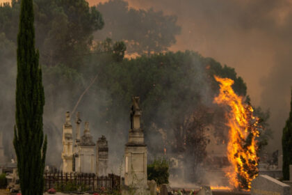 pompierii romani vor continua inca doua saptamani misiunea de sprijin pentru stingerea incendiilor din franta 6a68514a1913b