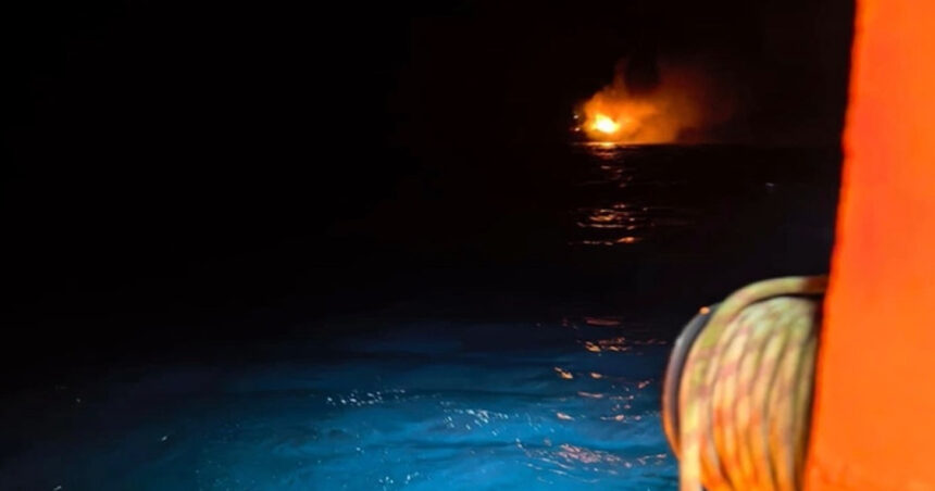 primele imagini de la bordul navei care a luat foc dupa ce a fost lovita in marea neagra 6a5f4b509d10f