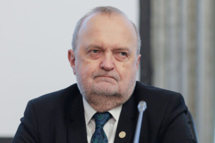 reactia rectorului umf iasi dupa discursul critic al unei absolvente la ceremonia finalului de an 6a6390ad06bda