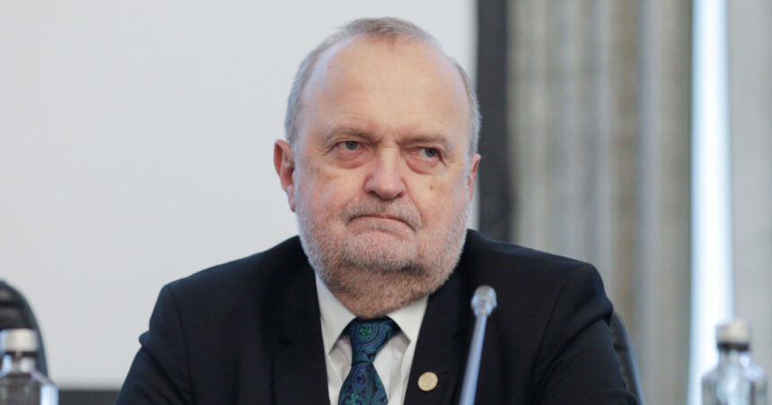 reactia rectorului umf iasi dupa discursul critic al unei absolvente la ceremonia finalului de an 6a6390ad06bda