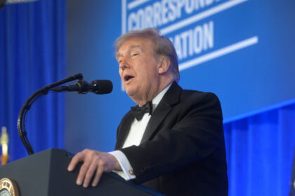 trump ataca jurnalistii si il ironizeaza pe biden la dineul corespondentilor urmatoarea editie ar putea purta numele meu 6a645cad0d3e8