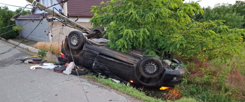 un autoturism s a rasturnat in corbu trei persoane sunt implicate 6a46b1508c51f