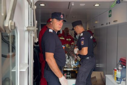 unul dintre marinarii raniti in explozia de pe petrolierul gas lisbon a murit la spital 6a61bbe5379bc