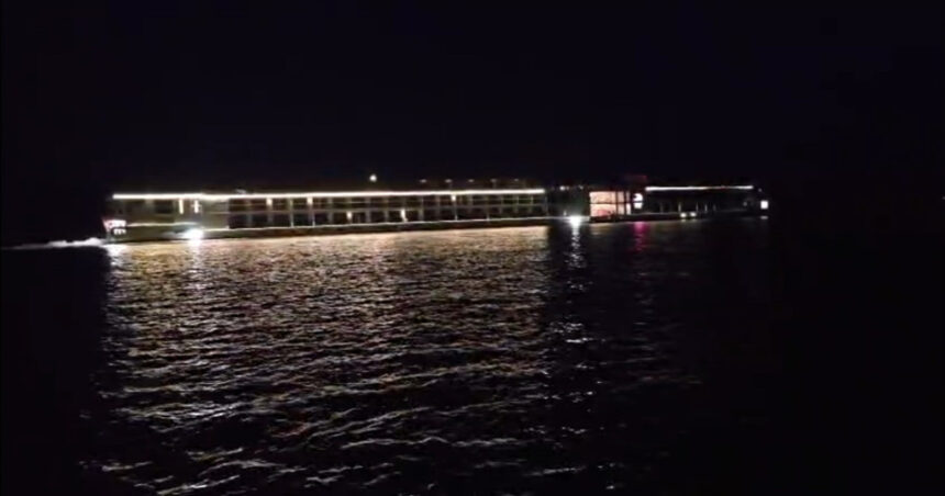 video alerta pe dunare o nava cu 238 de oameni la bord a esuat din cauza nivelului foarte scazut al apei 6a687f0041325