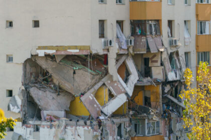 video cum arata apartamentele din blocul distrus de explozia din rahova primele imagini filmate din drona 6a61d5c2ccac4