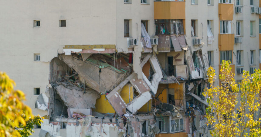video cum arata apartamentele din blocul distrus de explozia din rahova primele imagini filmate din drona 6a61d5c2ccac4