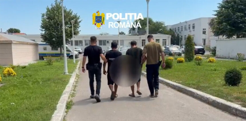 video doi hoti de piese de vagoane cfr prinsi de politistii din constanta au ajuns dupa gratii pentru 24 de ore 6a462f194afda