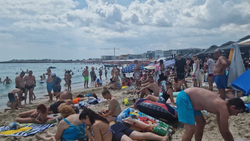 video foto eforie nord luata cu asalt de turisti zeci de mii de oameni si au petrecut weekendul la mare 6a67397adb91e