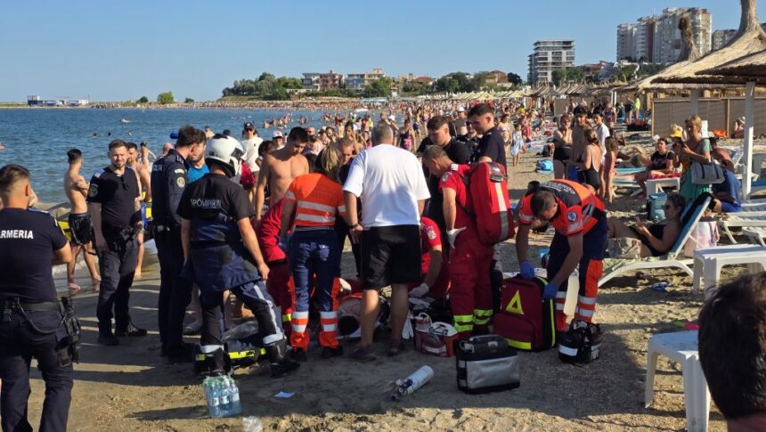 video galerie foto persoana inconstienta scoasa din mare in zona golful reyna din constanta 6a6cbf6dcfe5a