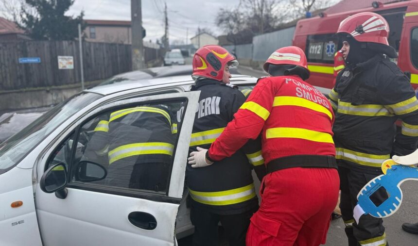accident cu 3 masini in centrul municipiului tulcea una era parcata 6a881a19703ba