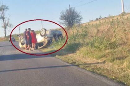 accident intre agighiol si tulcea o masina s a rasturnat 6a7b5f09ce0a3