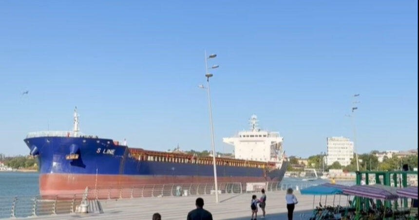 accident naval in portul tulcea un vapor scapat de sub control a scufundat doua barci si a lovit alte cinci plus doua pontoane 6a95d05ed5285