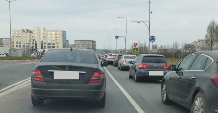 accident pe varianta constantei langa hornbach la fata locului echipajele de la ambulanta si pompierii 6a758c6f1bc0d