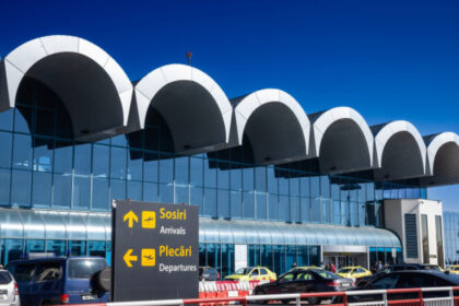 aeroportul otopeni va avea propriul parc fotovoltaic cnab a semnat contractul de 134 de milioane de lei 6a7439235ef07