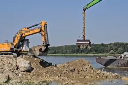 apele romane explica cum vor fi scufundate cele patru barje care ar trebui sa ridice nivelul dunarii la cernavoda 6a74ce96ab713