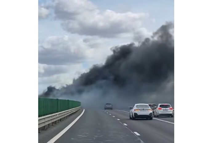 atentie soferi incendiu pe a2 autostrada soarelui traficul rutier a fost oprit 6a7b153460eb2