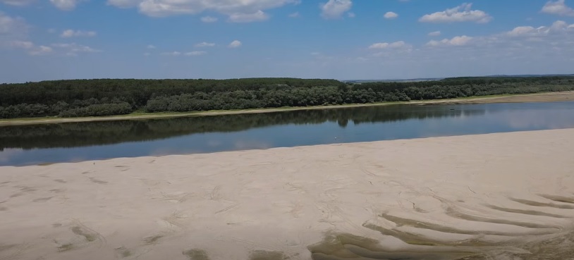 barjele scufundate pentru redirectionarea debitului dunarii atractie turistica pentru hoti 6a7afffbd55b3