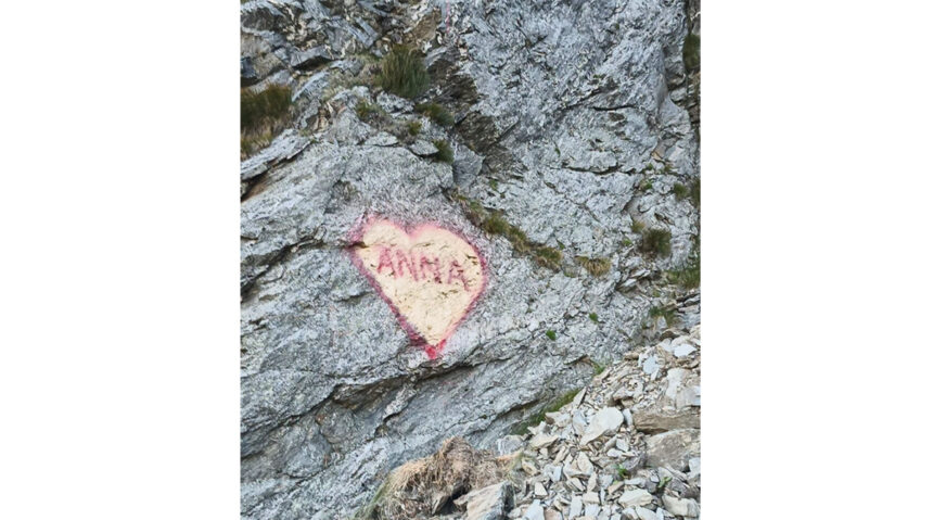 cine este barbatul care a scris cuvantul anna pe o stanca a transfagarasanului ce amenda risca acesta 6a75cf46d2a54