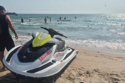 conflict pe plaja din eforie nord salvamar agresat de un turist dupa ce le a cerut oamenilor sa iasa din mare 6a91975f3e056