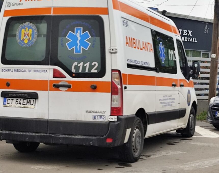 constanta o batrana se zbate intre viata si moarte dupa ce a cazut pe scarile unui magazin din zona pietii grivita 6a92c5a93407e