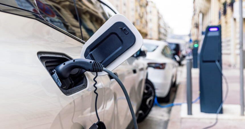 cum afecteaza canicula bateria masinilor electrice ce se poate intampla daca automobilul ramane ore intregi in soare 6a7407eb63a42