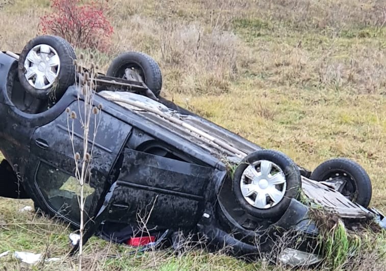 detalii incredibile de la accidentul din pecineaga au fost urmariri ca n filme si masini rasturnate autospeciala de politie a luat foc 6a86bb047f43d