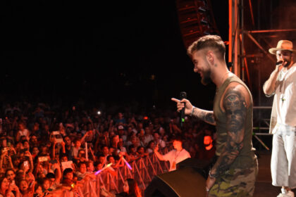 distractie la inaltime la big little festival un dj pune muzica de pe acoperis 6a8415acf0454