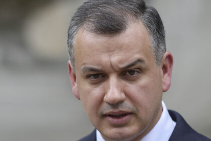 exclusiv eugen tomac presedintele nu va promulga o lege prin care sa fie diminuate veniturile salariale pentru cei din educatie si sanatate 6a82bd25615a2