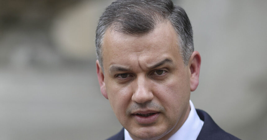 exclusiv eugen tomac presedintele nu va promulga o lege prin care sa fie diminuate veniturile salariale pentru cei din educatie si sanatate 6a82bd25615a2