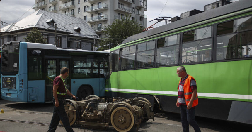 exclusiv sfatul lui titi aur pentru soferi dupa accidentul din medias ce trebuie sa faca daca un autobuz scapat de sub control vine spre ei 6a871ea00dd0f