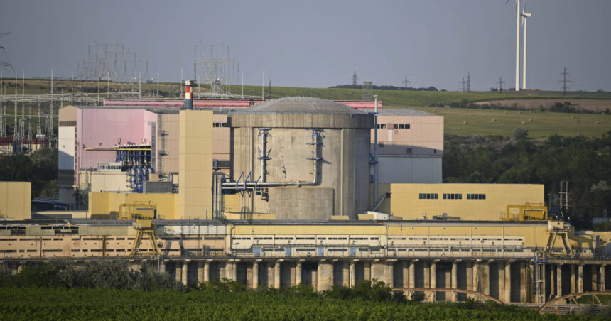 exclusiv unitatea 2 de la cernavoda ar putea fi oprita daca dunarea continua sa scada ce spune directorul centralei 6a74402be1b7a