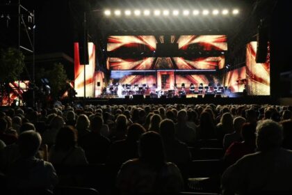 festivalul national al cantecului si dansului popular romanesc mamaia intrerupt din cauza ploii cjc anunta ca programul va fi reorganizat 6a909dc56a38a