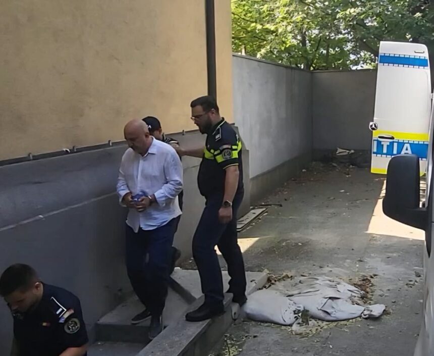 fostul rector al universitatii ovidius danut epure a ajuns la judecatorie cu propunere de arestare preventiva pentru proxenetism 6a7d807f22bd7