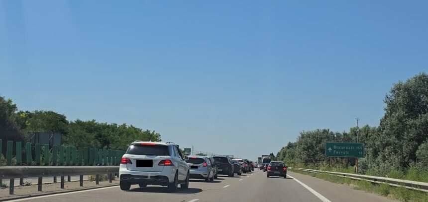foto aglomeratie pe a2 autostrada soarelui dupa accidentele de dimineata de pe ambele sensuri 6a79c04630be6