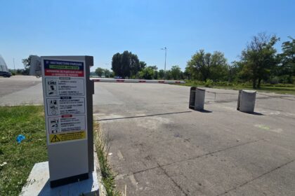 foto au fost puse in functiune barierele de la pavilionul expozitional constanta cat costa sa iti parchezi masina in zona 6a748f4caa89b