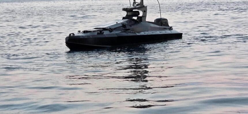 foto drona marina incarcata cu explozibil distrusa langa neptun deep 6a86d3989ad28