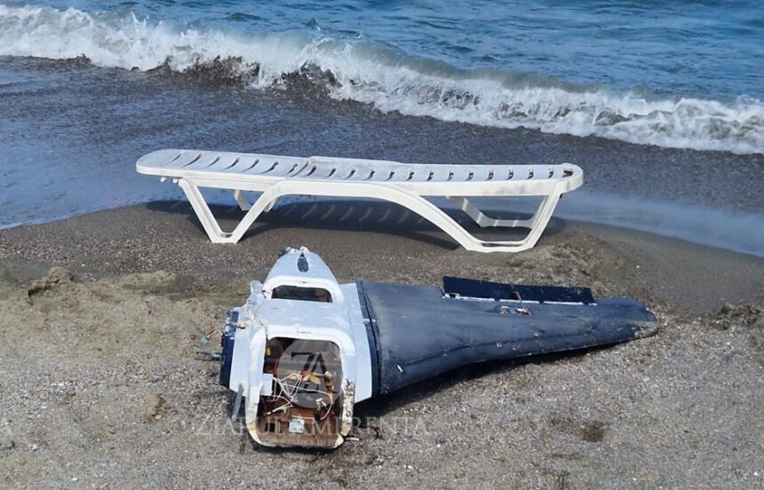 foto ultima ora fragmente de drone gasite pe plajele din jupiter din navodari si tuzla 6a8860641a039