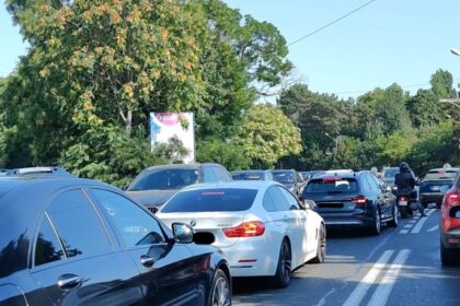 foto video atentie soferi se circula bara la bara spre sudul litoralului 6a8aab836c76b
