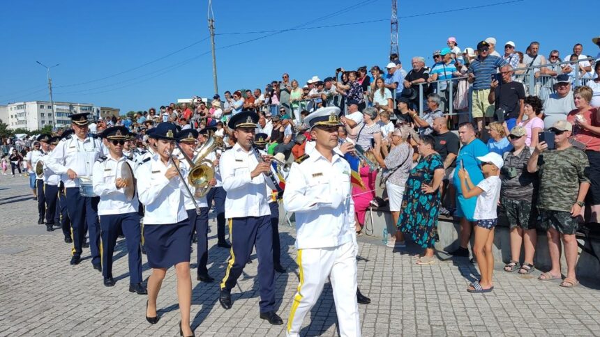 foto video mangalia celebreaza ziua marinei 2026 sute de persoane s au adunat de la primele ore ale diminetii 6a801182b1e17