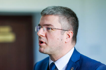 grindeanu minte mult si amesteca foarte mult subiectele ce ii reproseaza irineu darau presedintelui psd 6a71beff52ec4